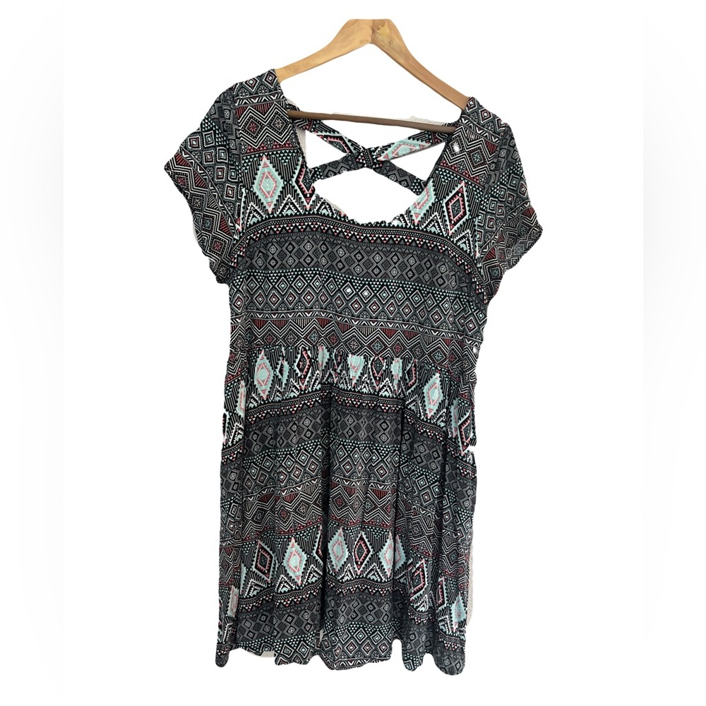 Torrid Geometric Tribal Print Short Sleeve Mini Dress Size 1X 14/16 Women’s Plus